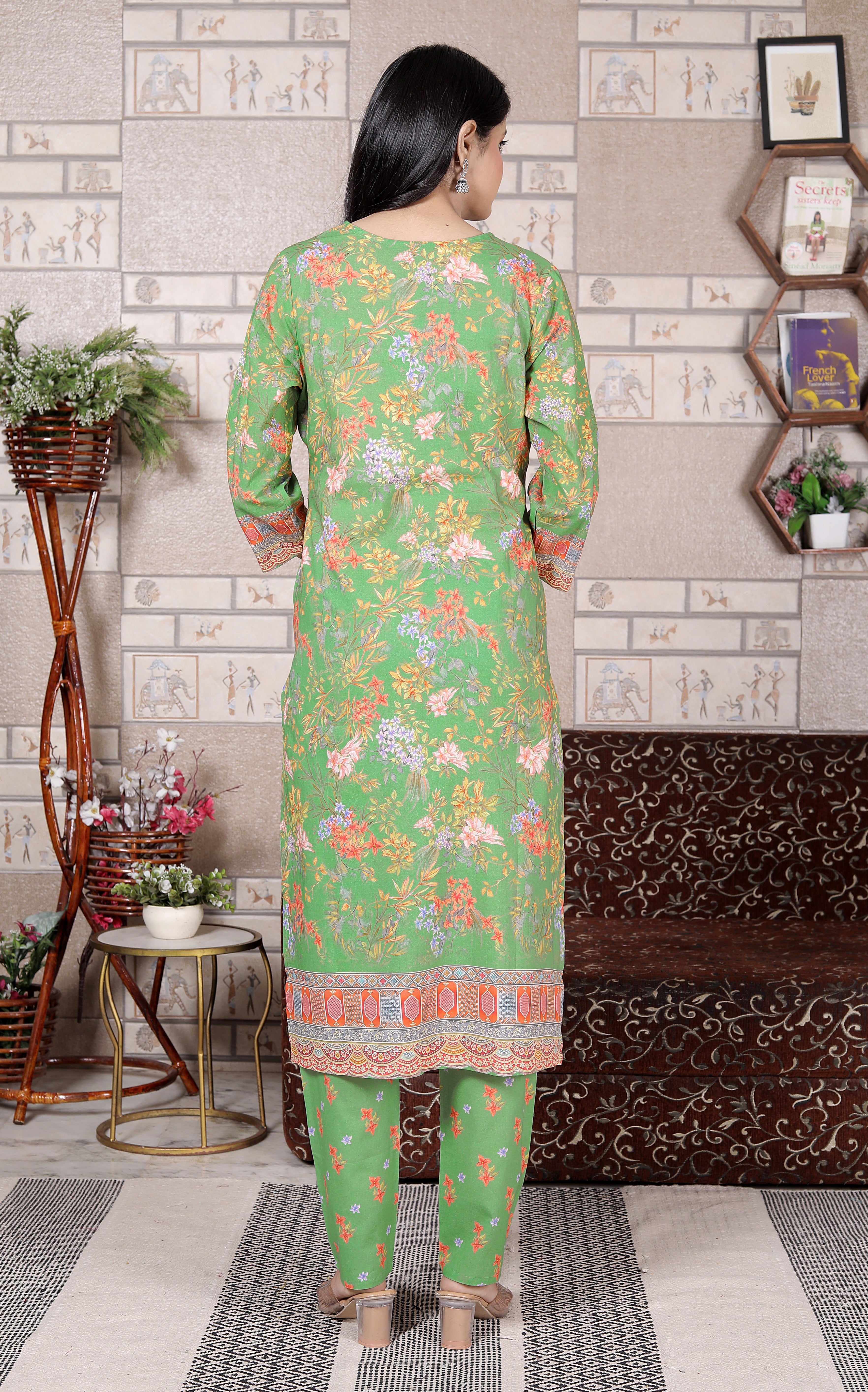 PRIYANSH DRESSES, Women's floral Printed Kurti Set with Dupatta and Pants